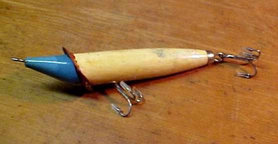 Heddon Black Sucker Lure  Antique fishing lures, Vintage fishing lures, Fishing  lures