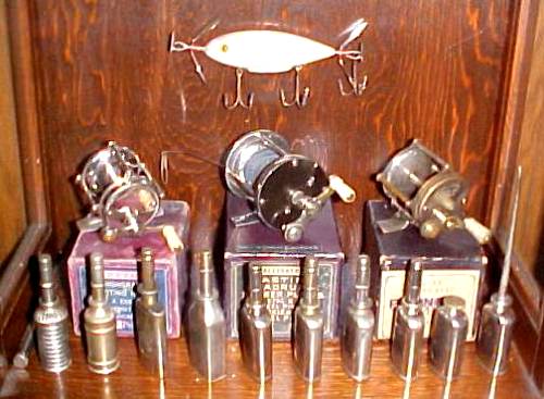 http://www.antiquefishingcollectibles.com/images/gallerypics/other/1-50/3.jpg